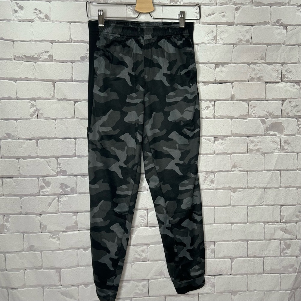 Old Navy Boys Gray & Black Camo Athletic Pants Size XL (14-16)